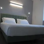 Aurora Hotel 2*