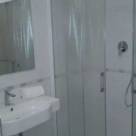 Aurora Hotel 2*
