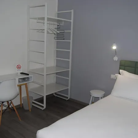 Aurora Hotel 2*