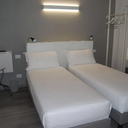 Aurora Hotel 2*